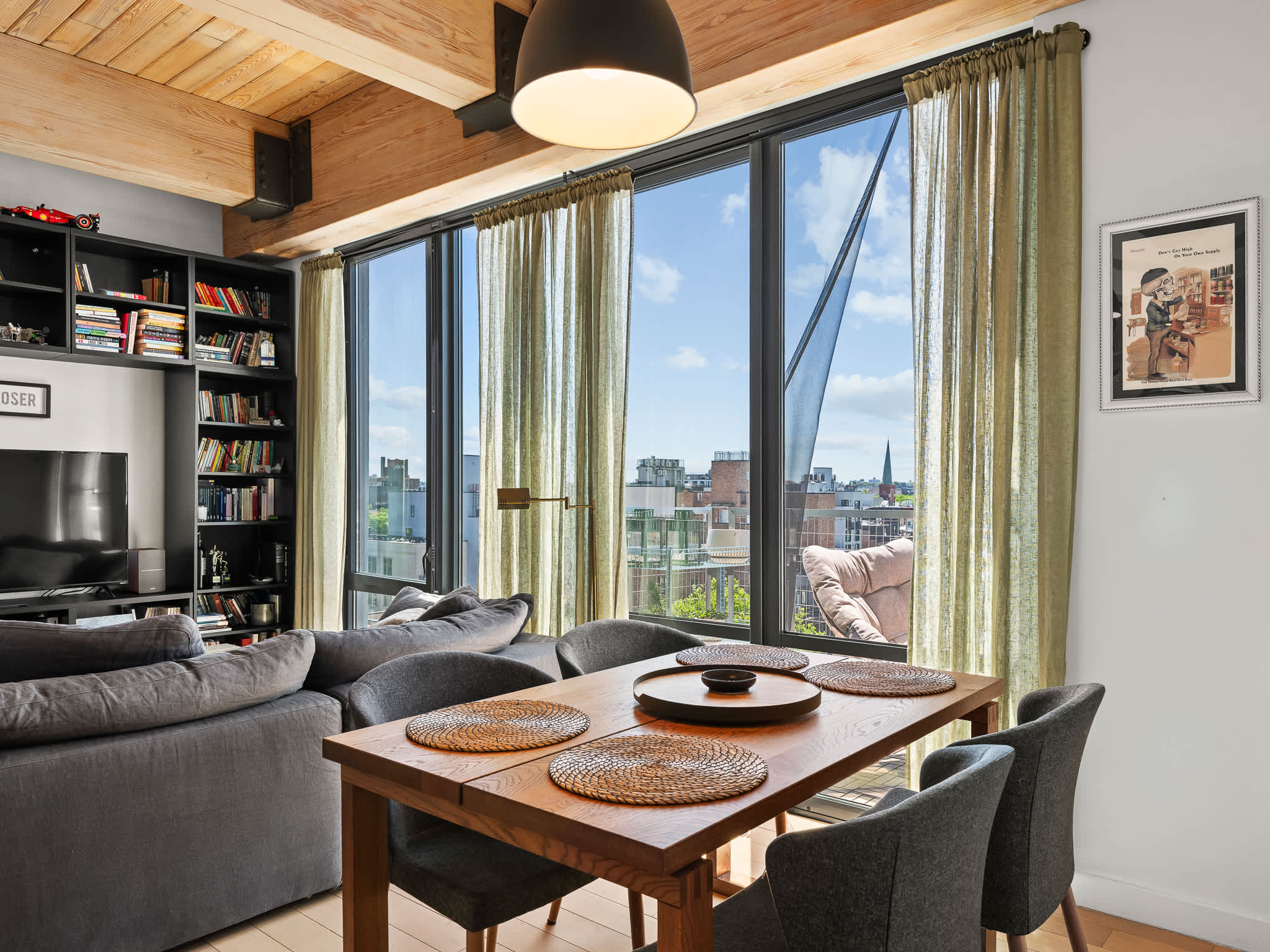 Metropolitan Place | Williamsburg | Penthouse w/ Private Balcony & Gym photo 6