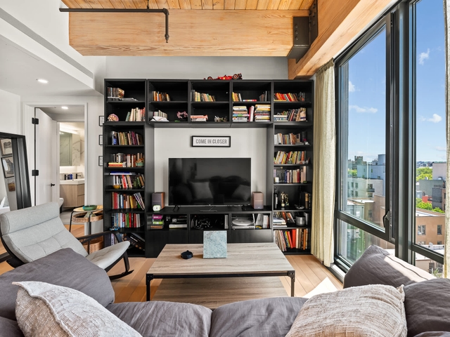 Image of Living space #2