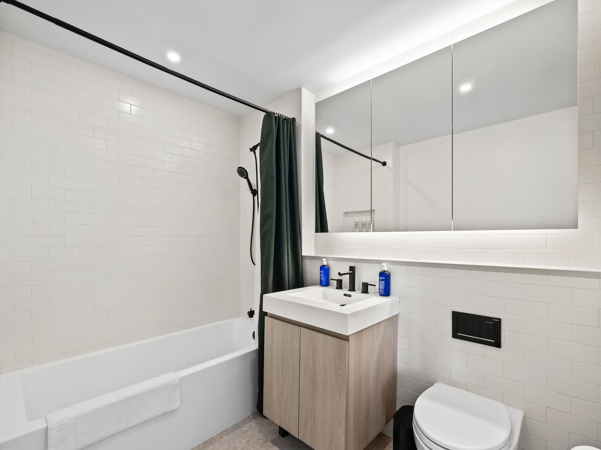 Metropolitan Place | Williamsburg | Penthouse w/ Private Balcony & Gym photo 21