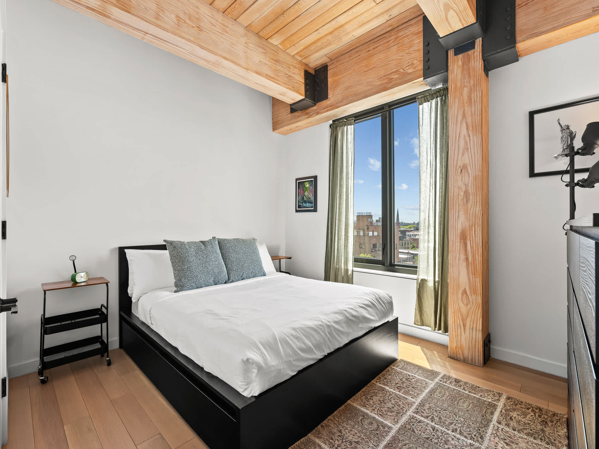 Metropolitan Place | Williamsburg | Penthouse w/ Private Balcony & Gym photo 11