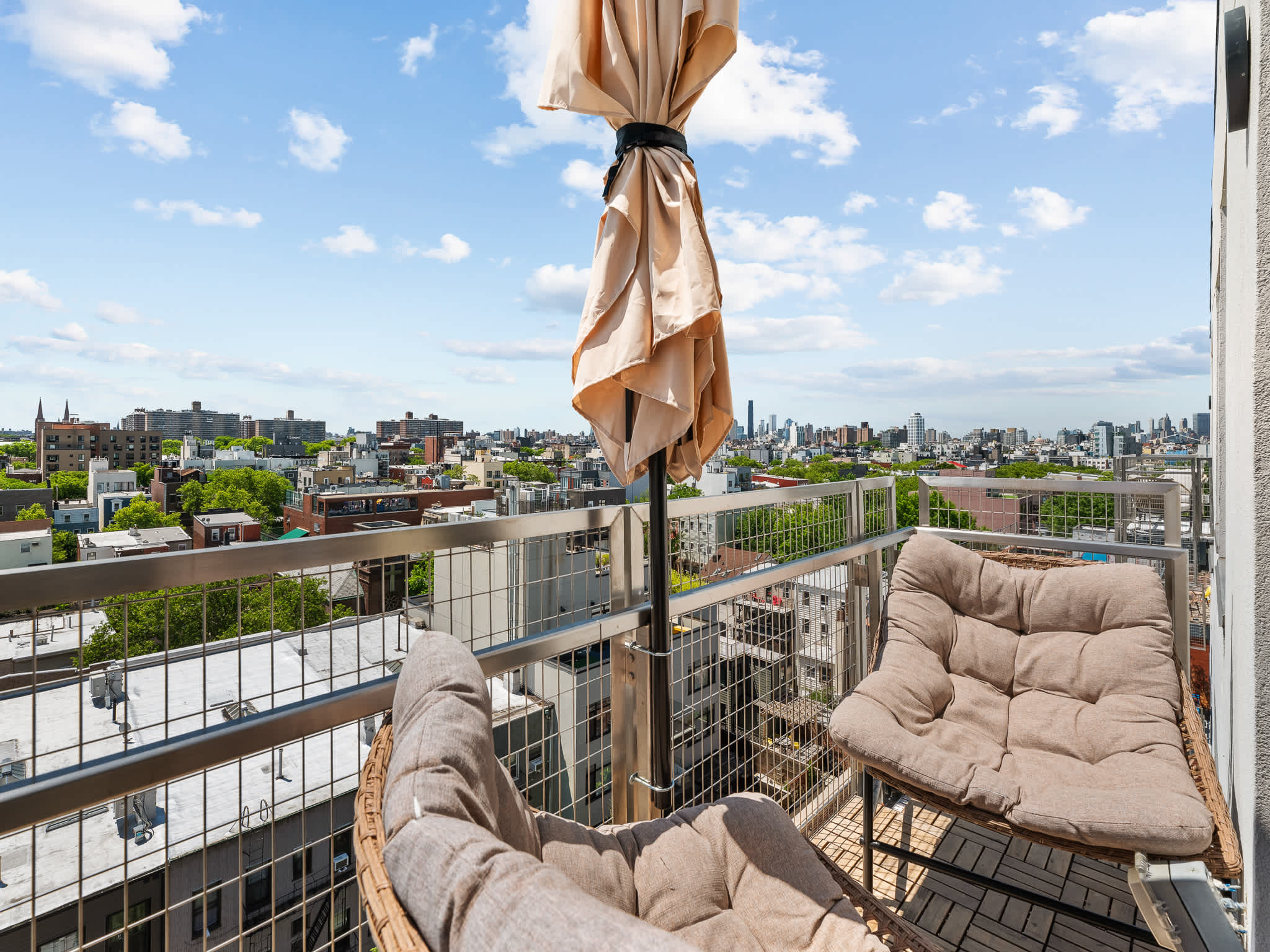 Metropolitan Place | Williamsburg | Penthouse w/ Private Balcony & Gym photo 3