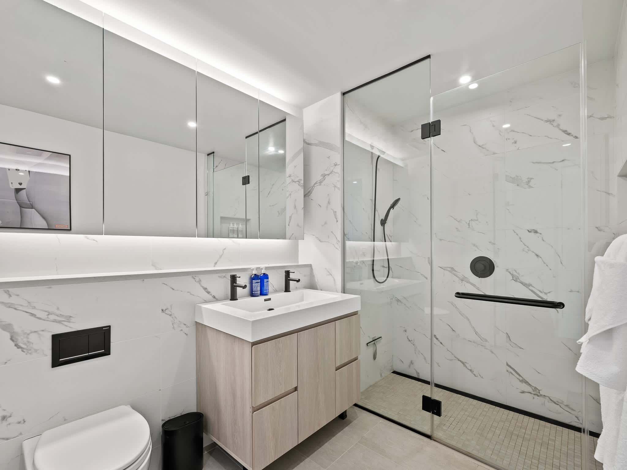 Metropolitan Place | Williamsburg | Penthouse w/ Private Balcony & Gym photo 16
