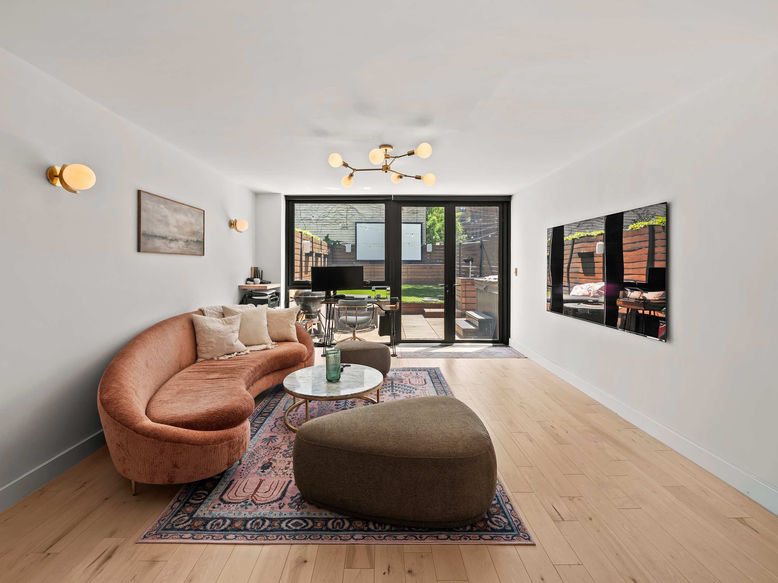 Williams Grove | Williamsburg | Designer Apartment with Backyard main photo