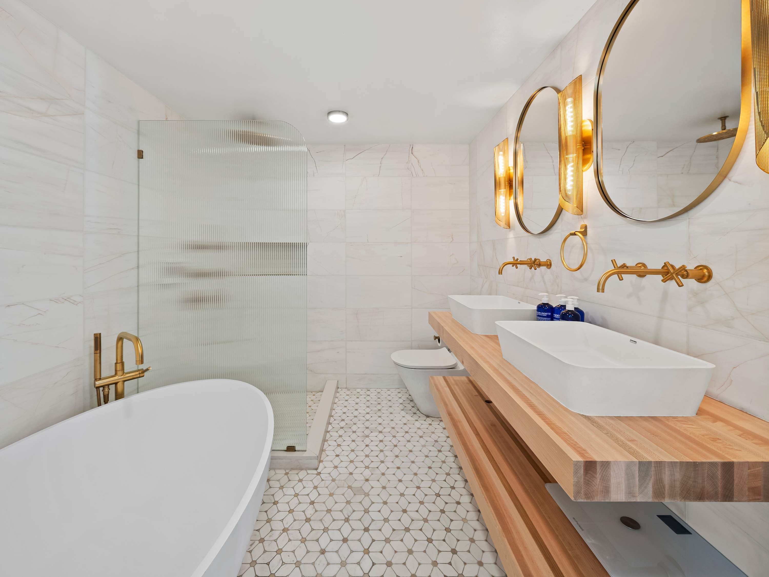 Williams Grove | Williamsburg | Designer Apartment with Backyard photo 16