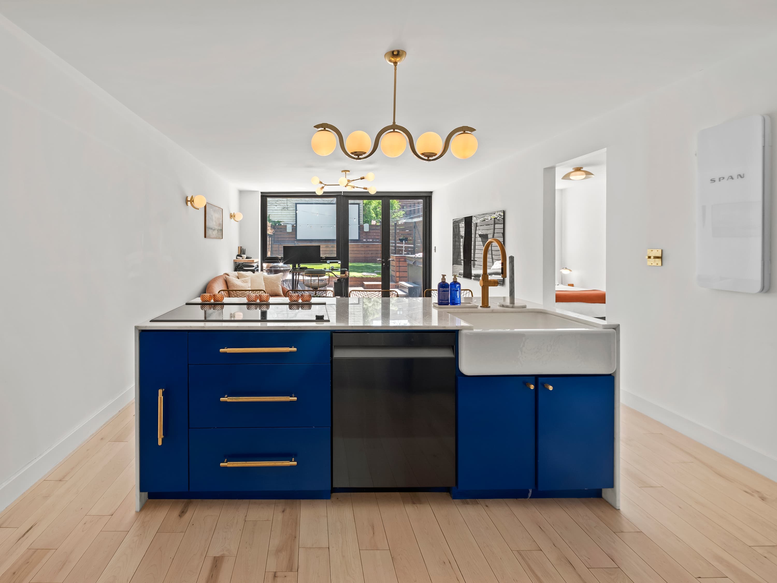 Williams Grove | Williamsburg | Designer Apartment with Backyard photo 10