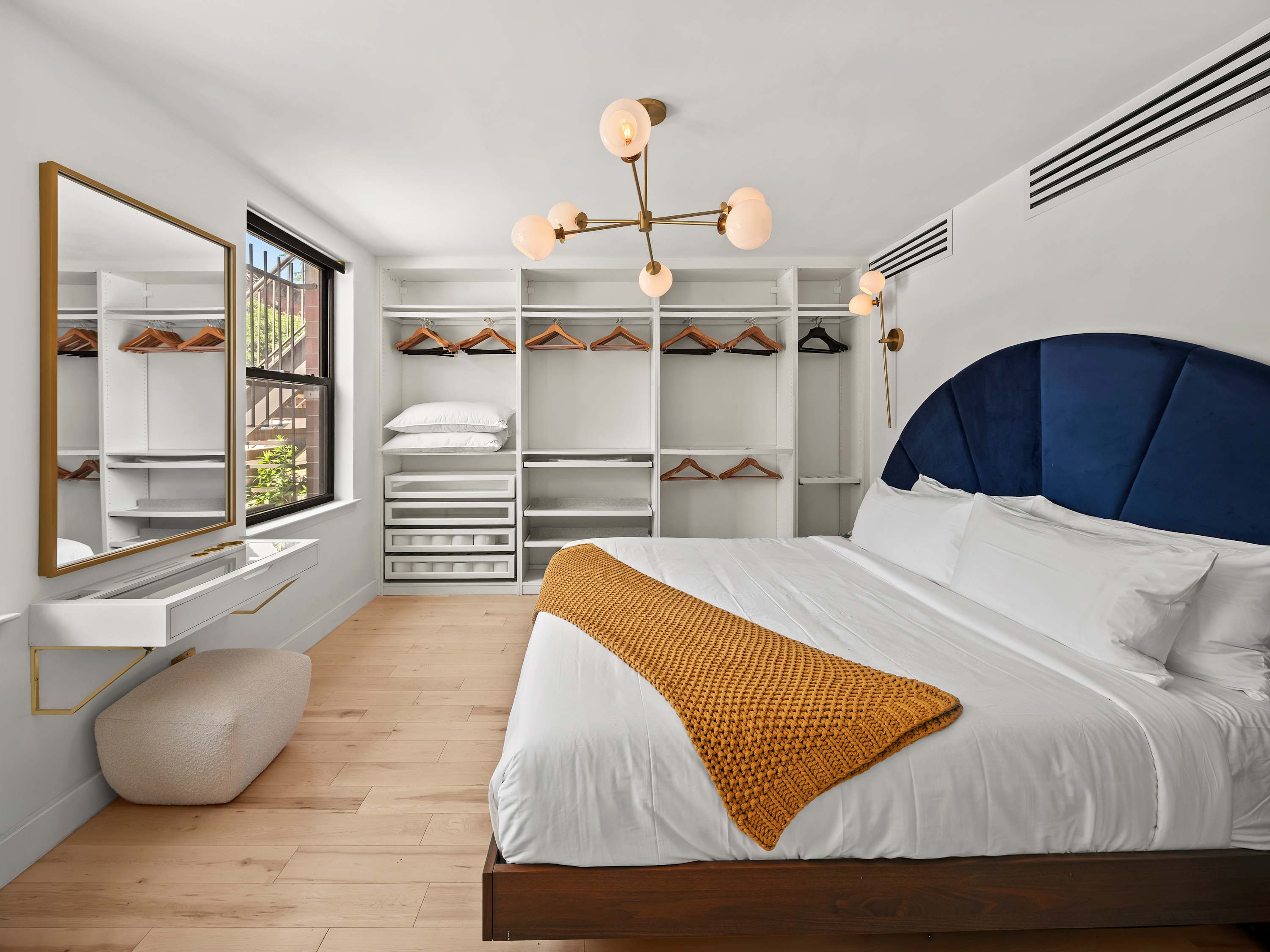 Williams Grove | Williamsburg | Designer Apartment with Backyard photo 20