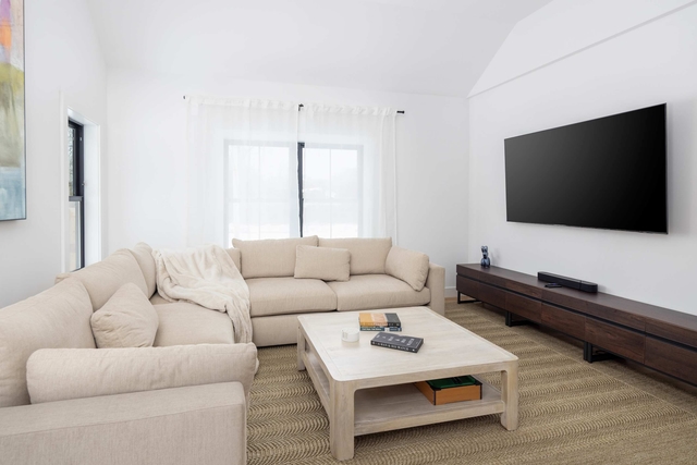 Image of Living space #4