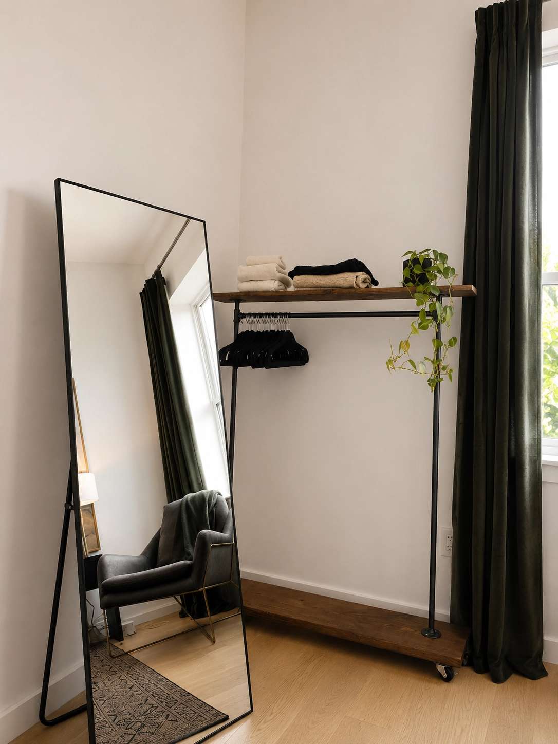 Covert Crest | Bushwick | Top-Floor Retreat with Private Rooftop photo 5