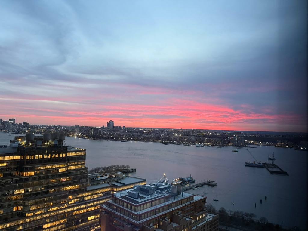 Skyview Suite | Chelsea | High-Floor City Retreat photo 11