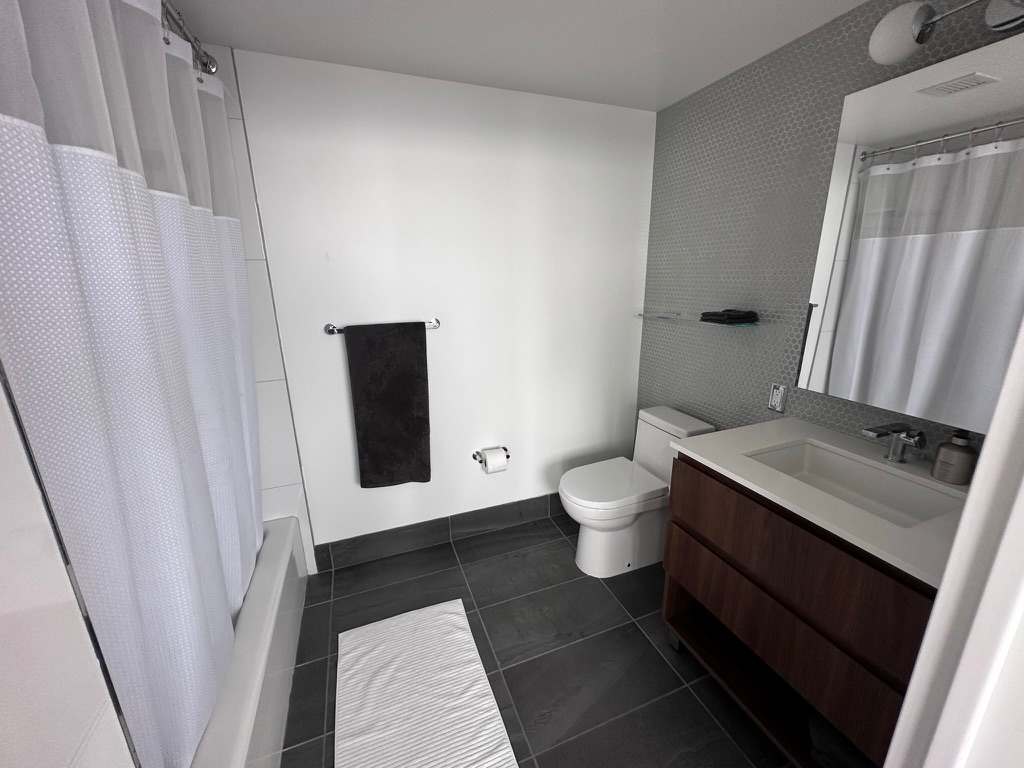 Skyview Suite | Chelsea | High-Floor City Retreat photo 7