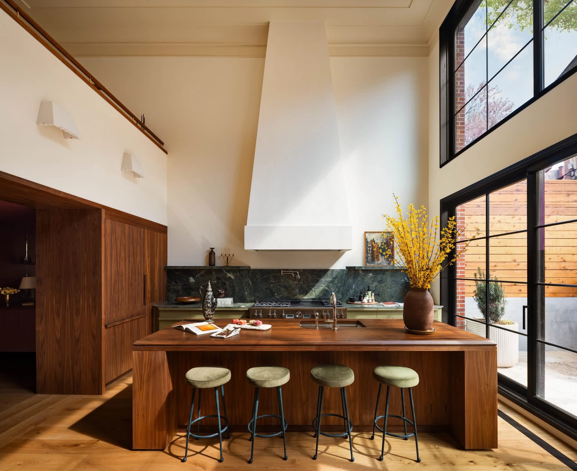 Mahogany House | Cobble Hill | Townhouse with Garden & Rooftop main photo