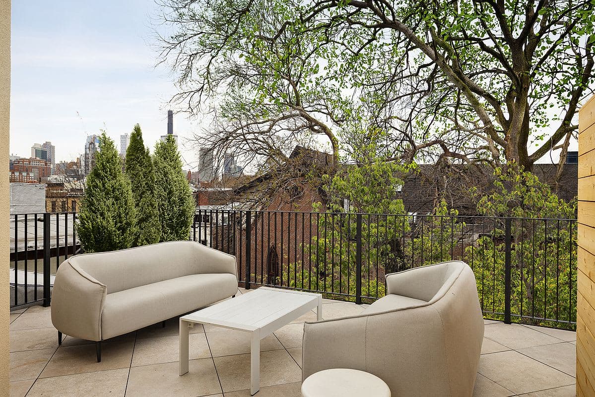 Mahogany House | Cobble Hill | Townhouse with Garden & Rooftop photo 35