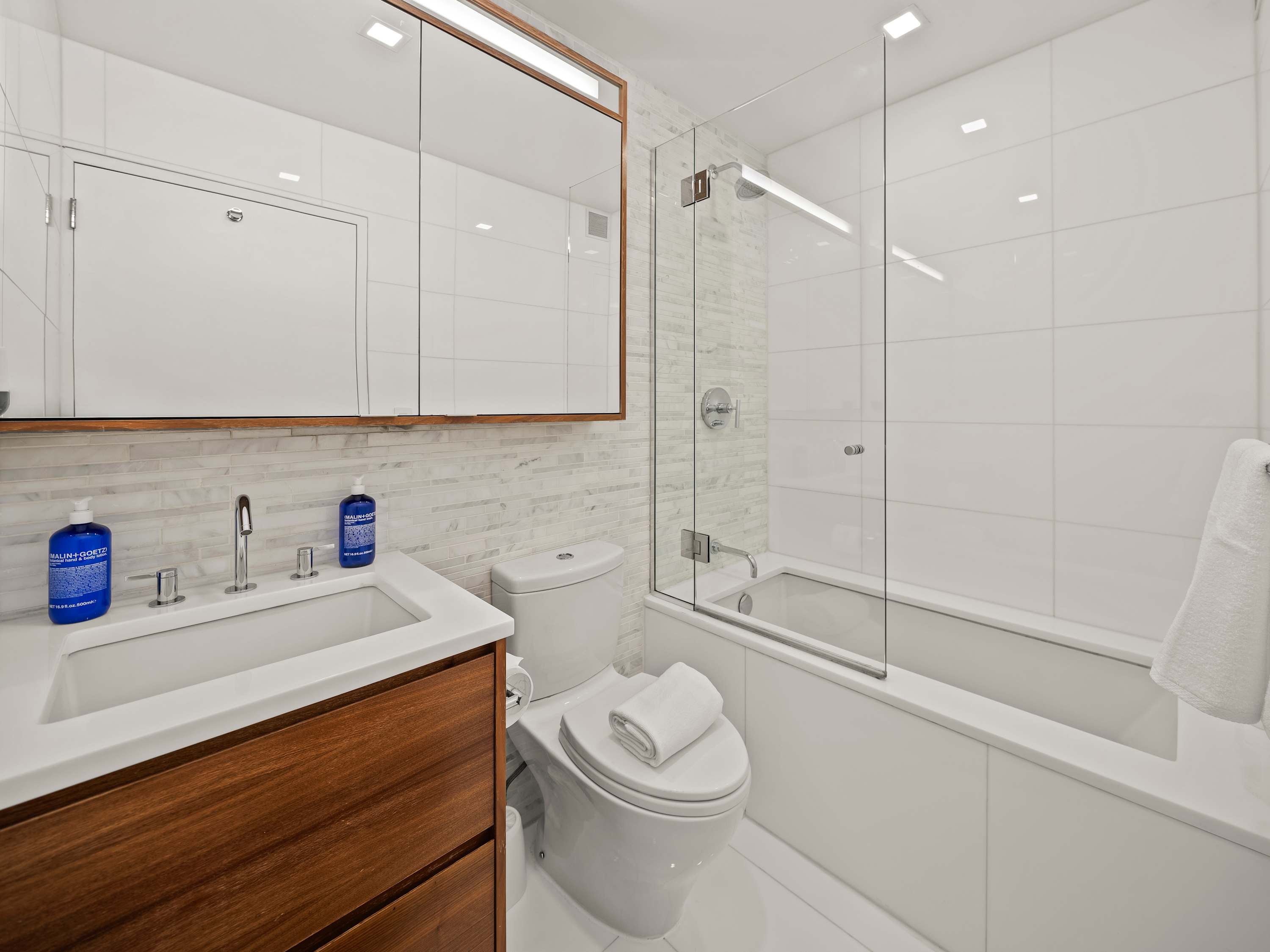 Starrett Place | Hell's Kitchen | Luxe Residence w/ Grand Piano photo 20