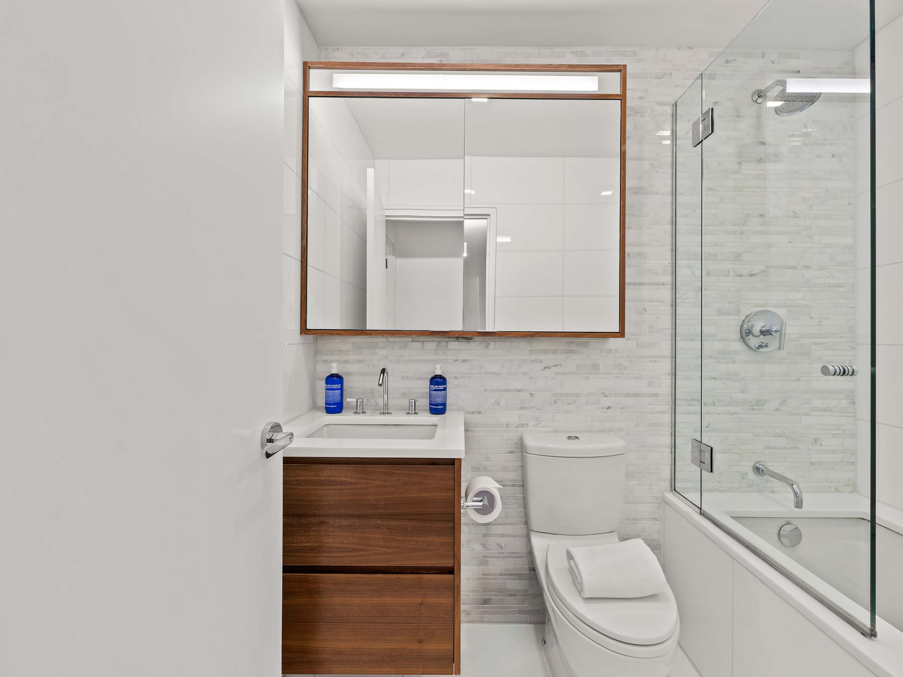Starrett Place | Hell's Kitchen | Luxe Residence w/ Grand Piano photo 18