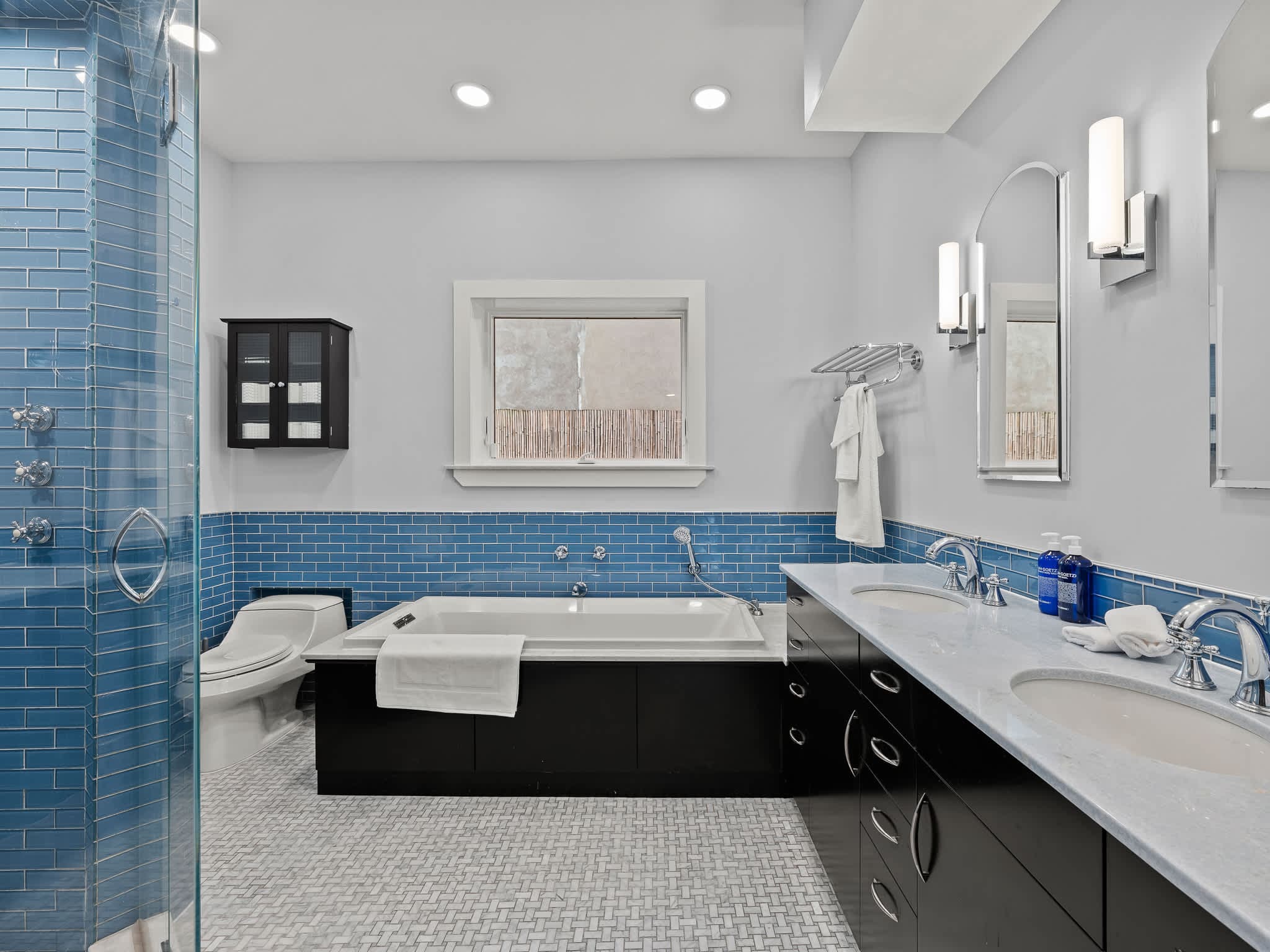Centre House | Little Italy | Spacious Townhome with Rooftop Deck photo 23