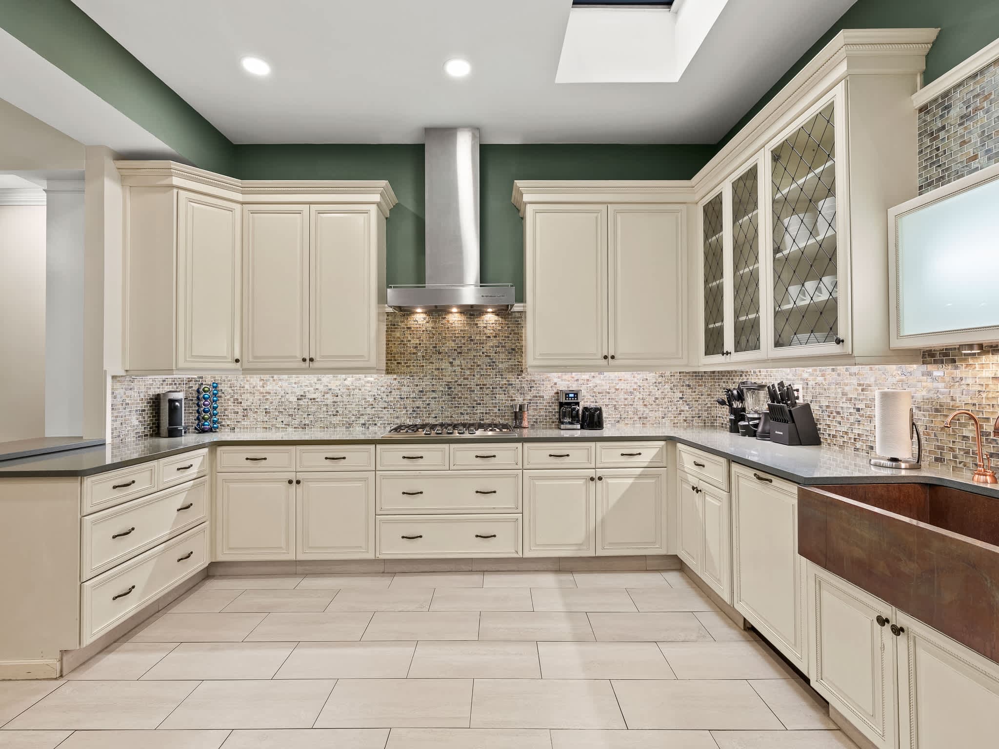 Centre House | Little Italy | Spacious Townhome with Rooftop Deck photo 12