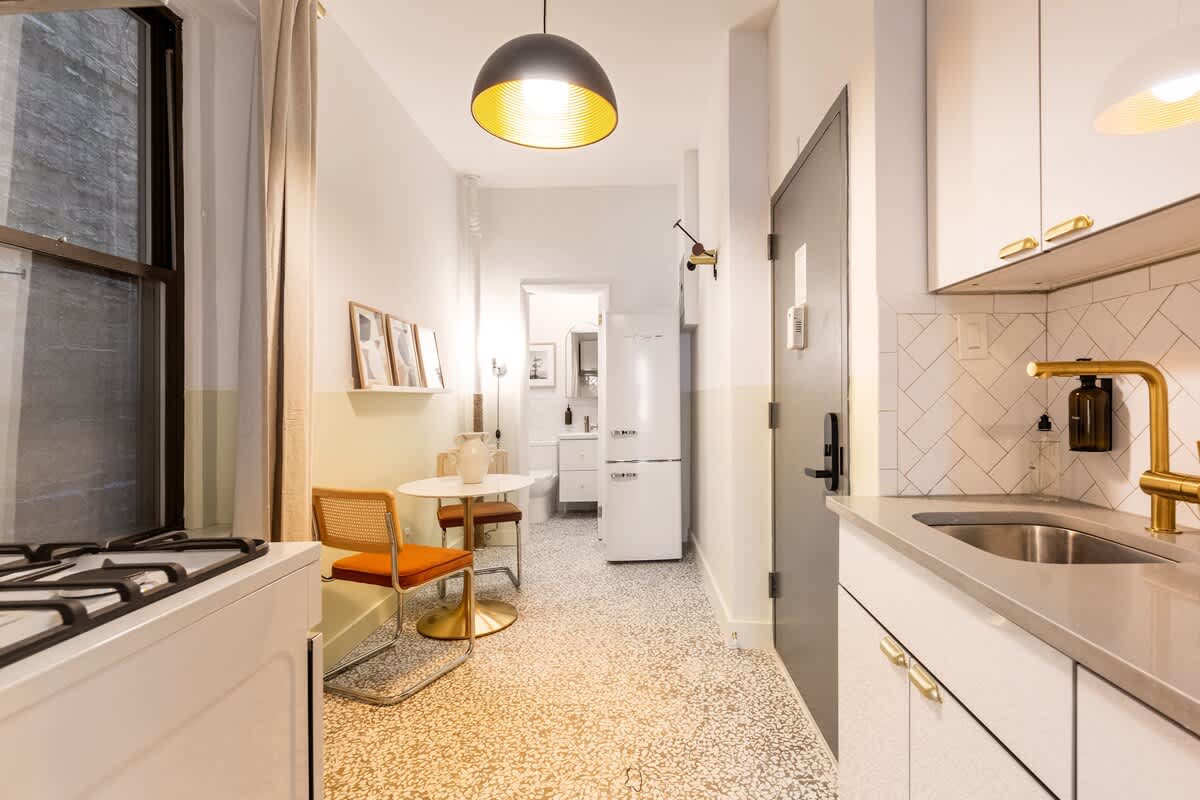 Spring House IX | Nolita | Designer Apartment photo 3