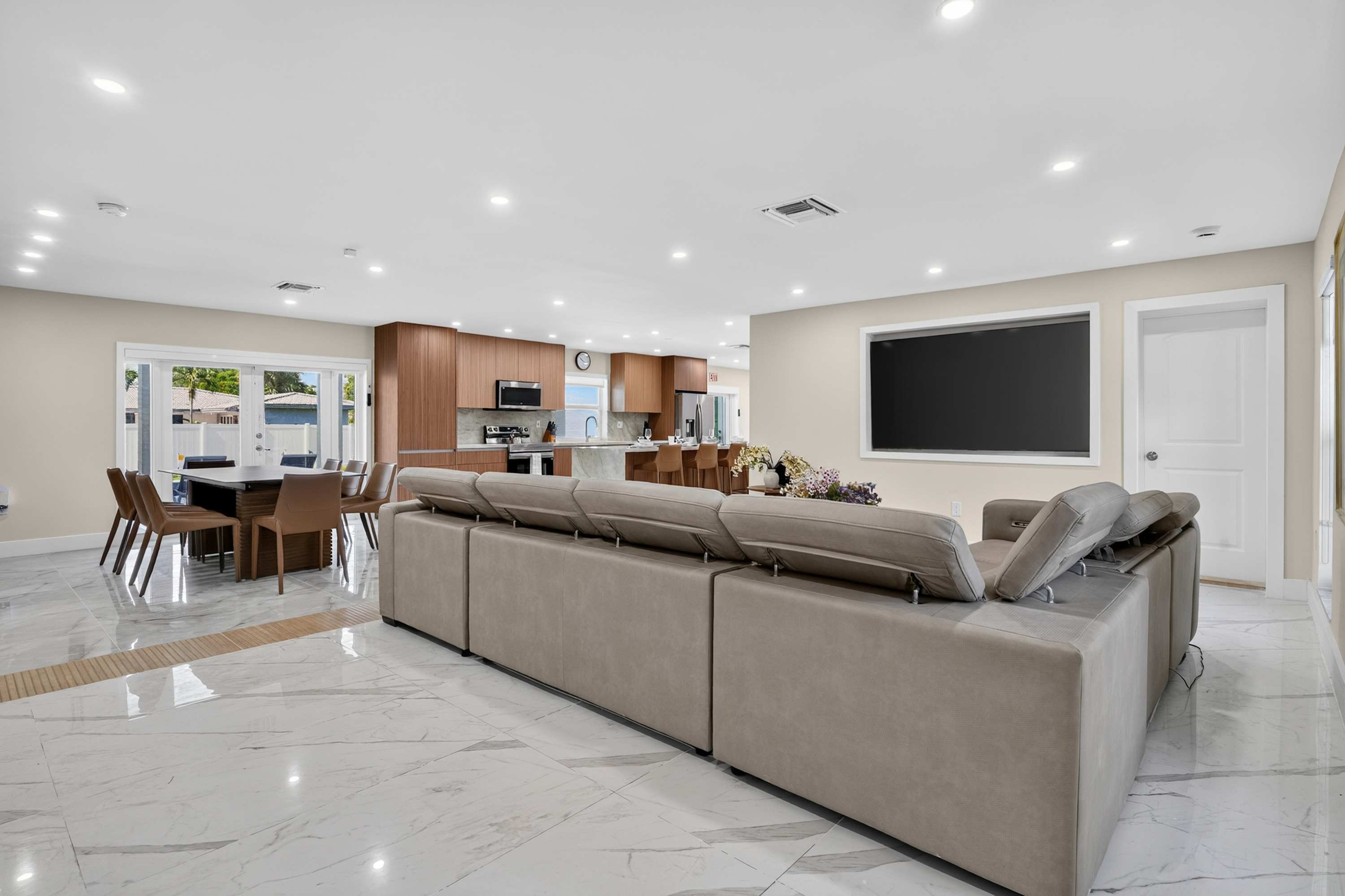 Aurelia Palms | Hollywood Hills | Luxe Home with Private Pool Oasis photo 3