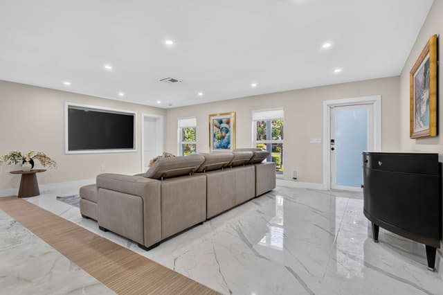 Image of Living space #5