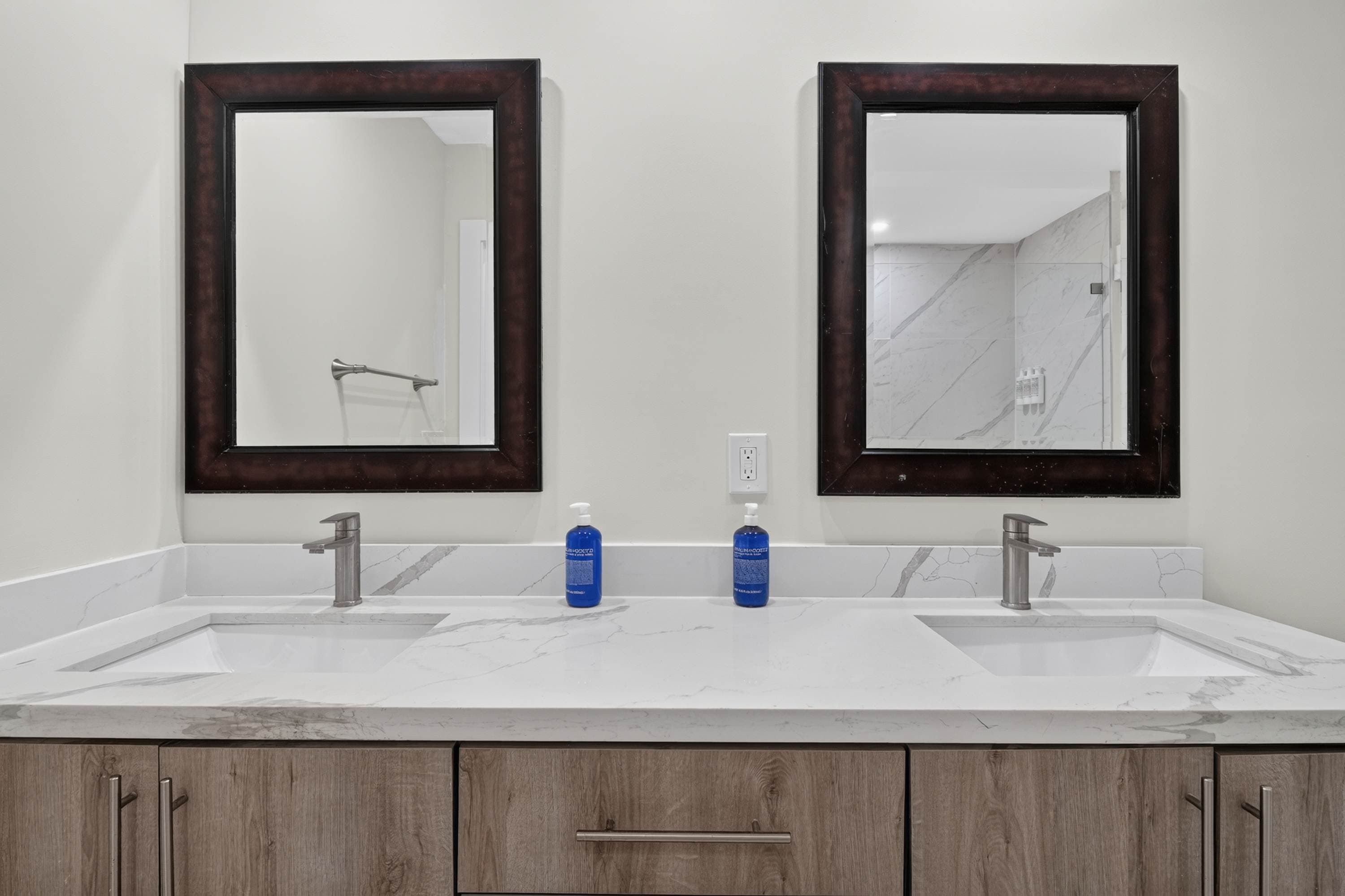 Aurelia Palms | Hollywood Hills | Luxe Home with Private Pool Oasis photo 25