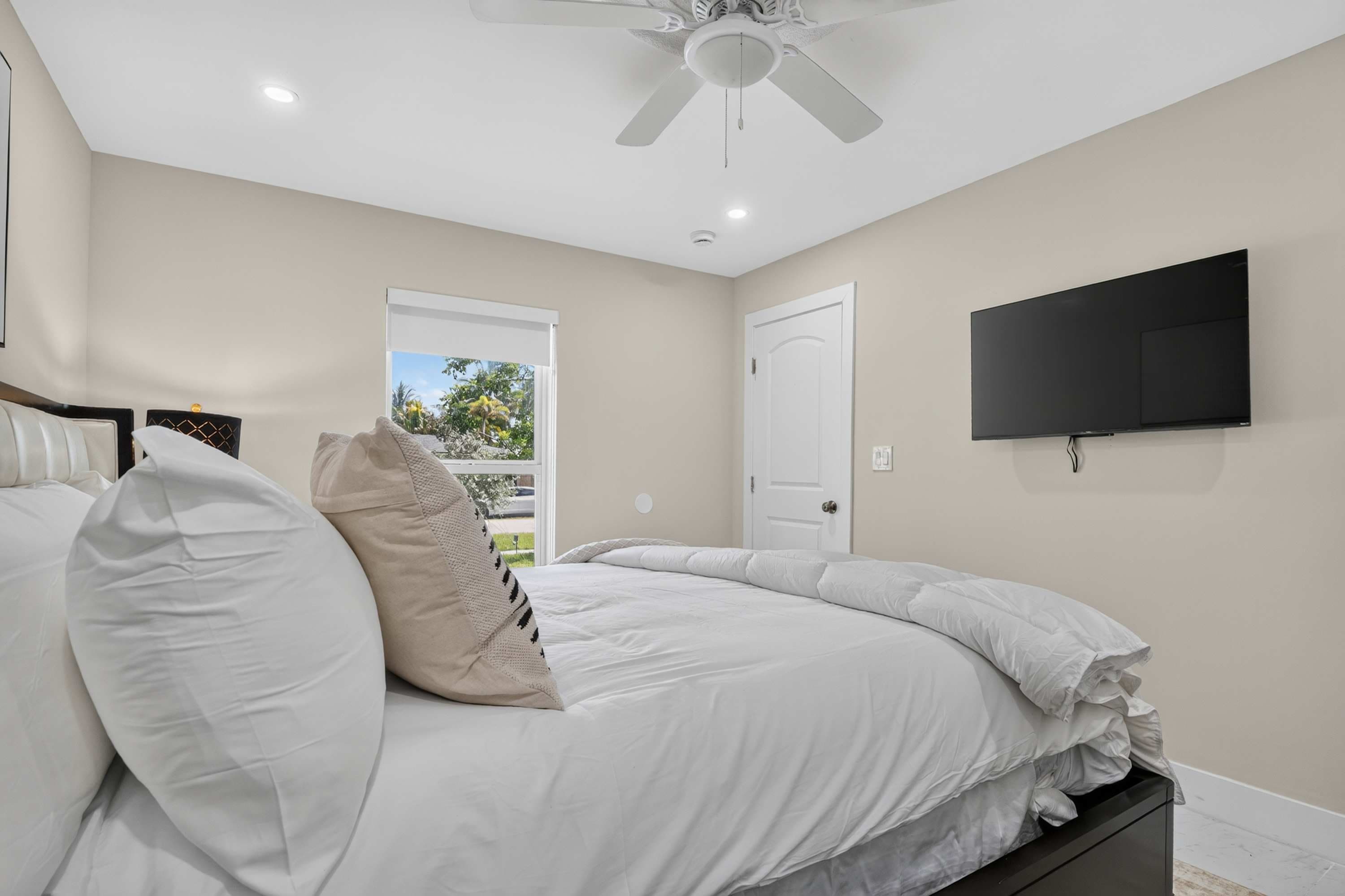 Aurelia Palms | Hollywood Hills | Luxe Home with Private Pool Oasis photo 49