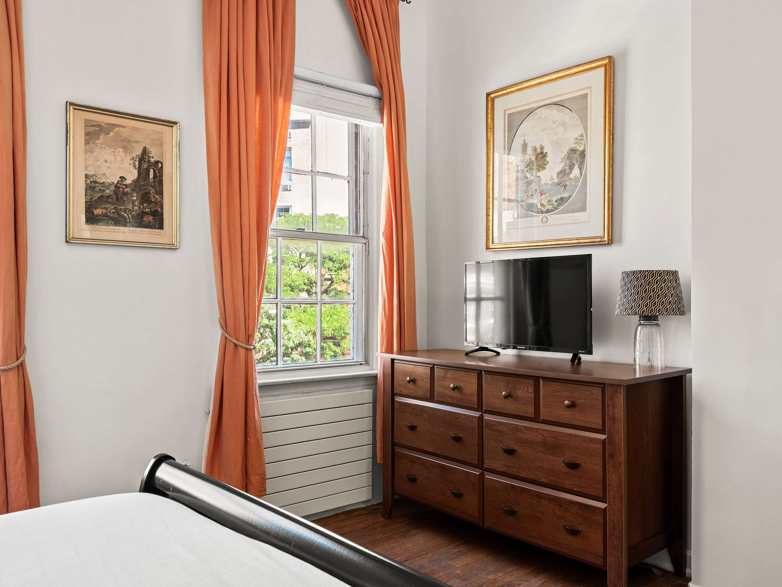 The Lahore Suite | West Village | Street-View Studio Retreat photo 12