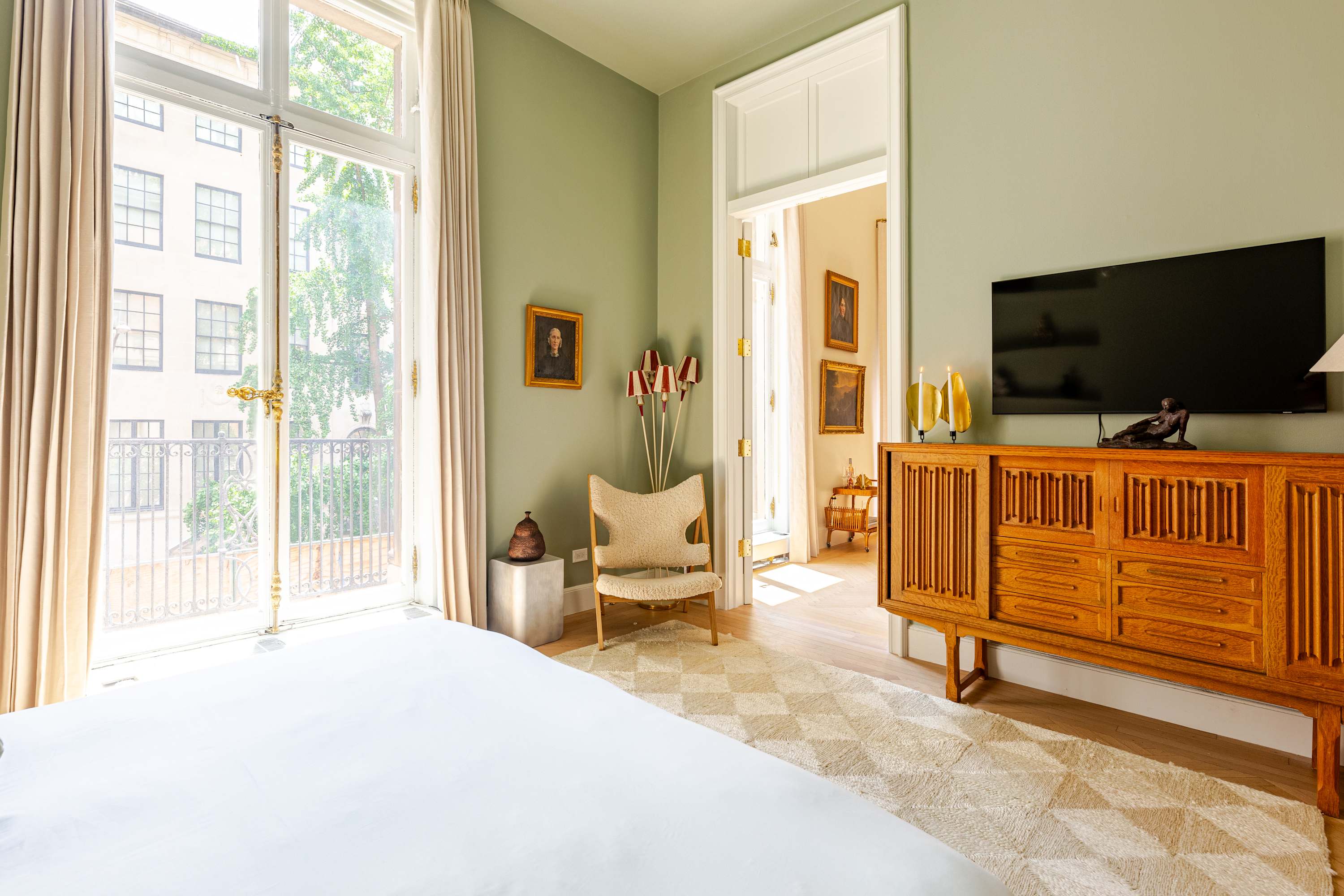 Bliss House Parisian | Upper East Side | Elegant Apartment photo 4