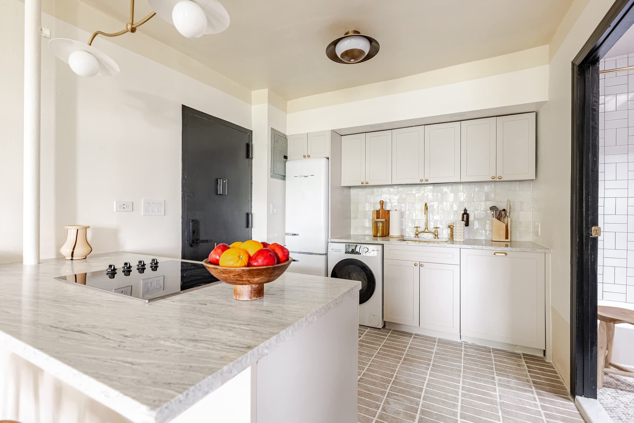 Henry House VIII | Brooklyn Heights | Roomy Apartment photo 9