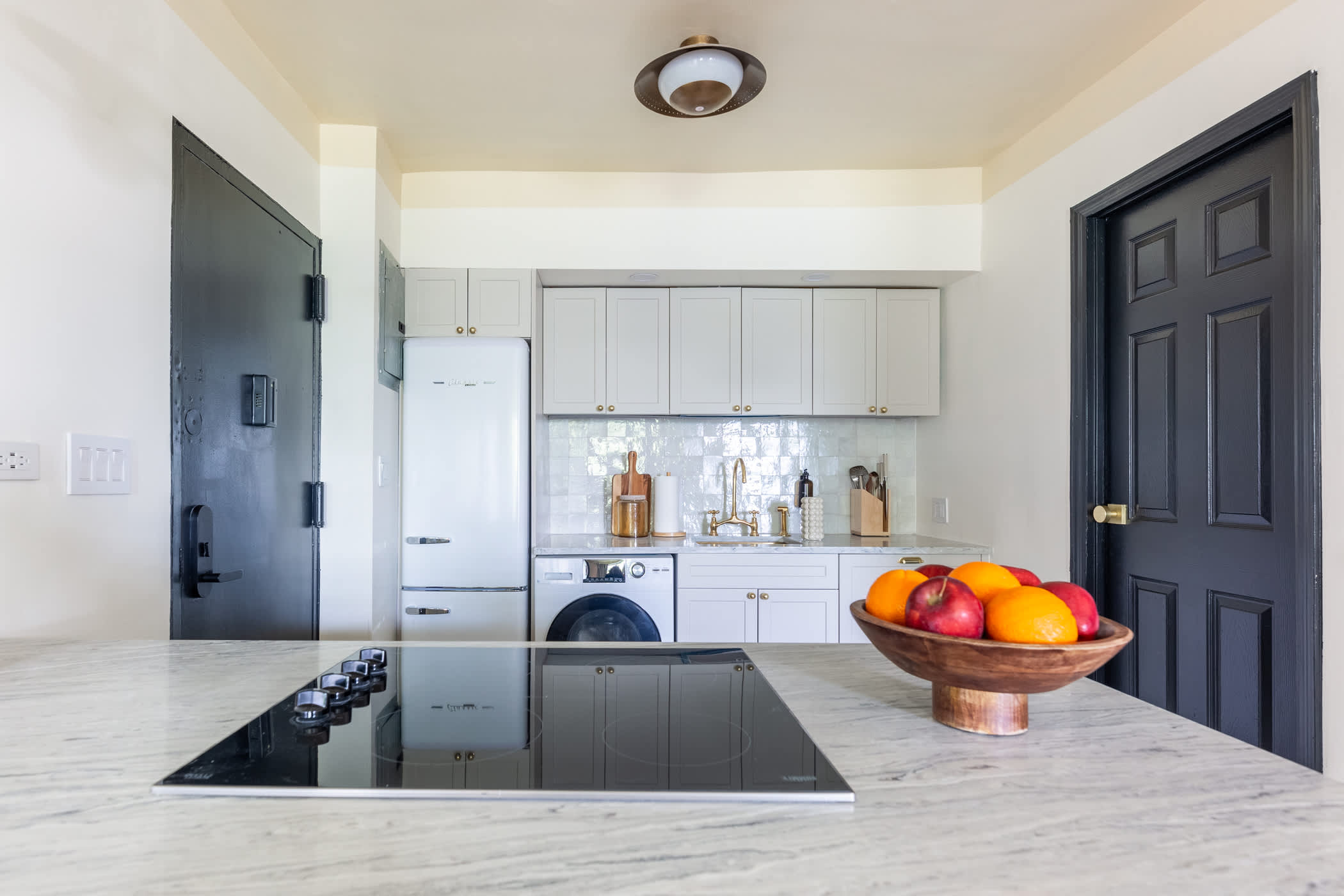 Henry House VIII | Brooklyn Heights | Roomy Apartment photo 10