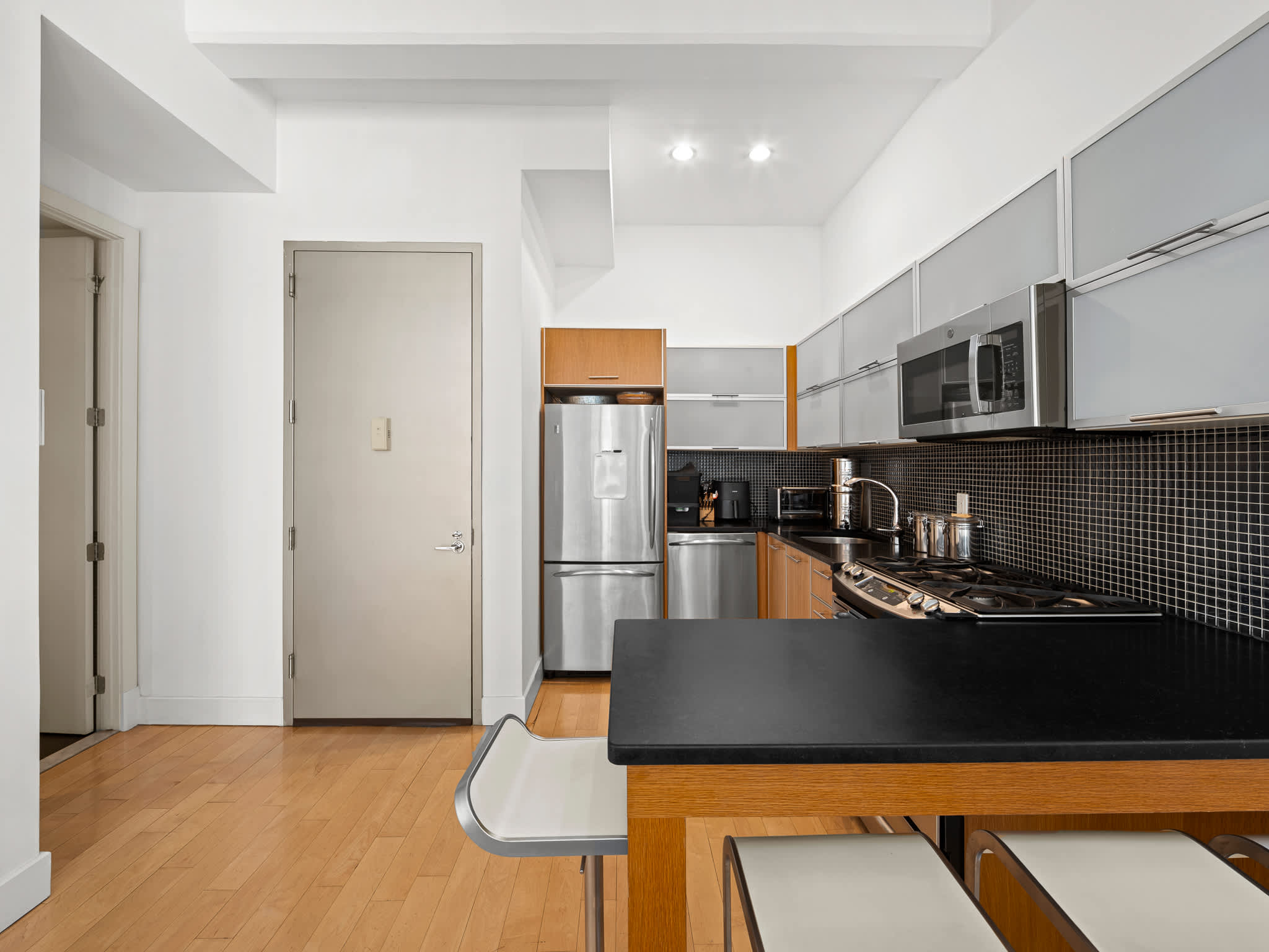 Southview Loft | Williamsburg | Artist's Duplex w/ Private Terrace photo 6