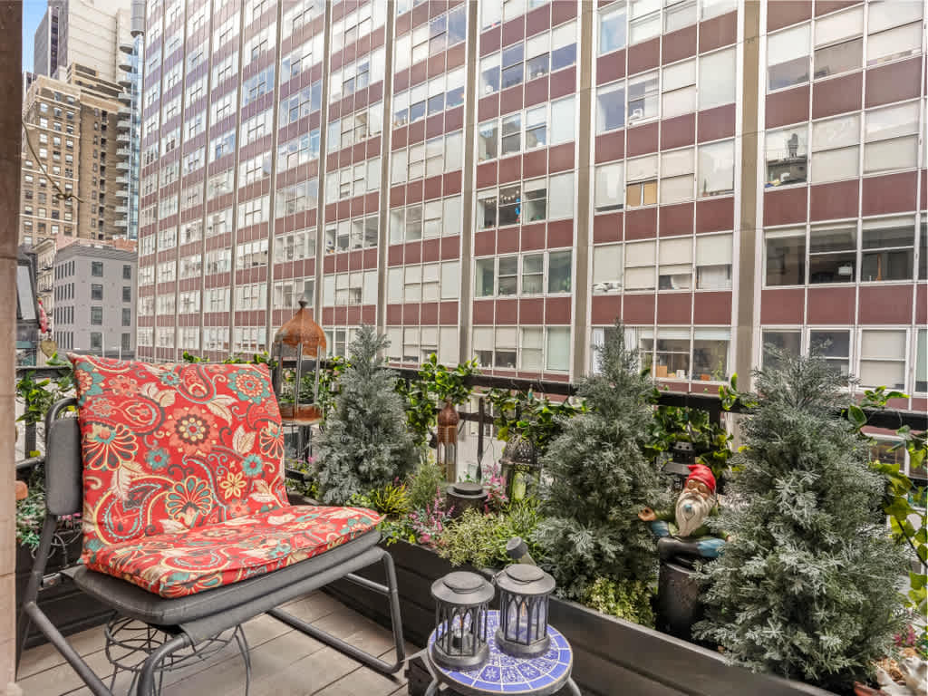 Murray Place | Tribeca | Designer Apartment with Balcony photo 2