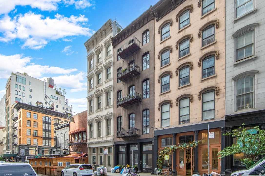 Murray Place | Tribeca | Designer Apartment with Balcony main photo