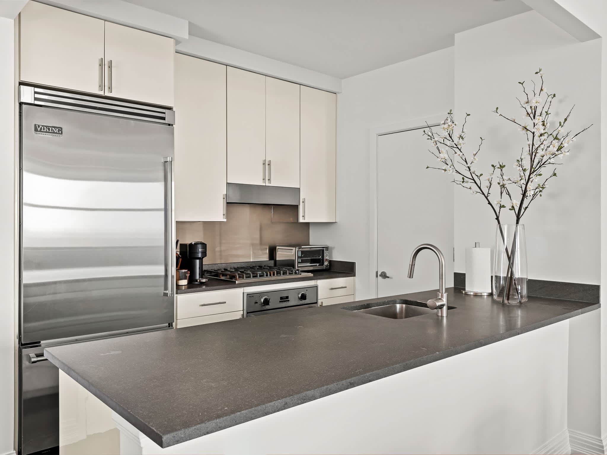 Hanson Place | Fort Greene | Condo with City Views & Shared Amenities photo 12