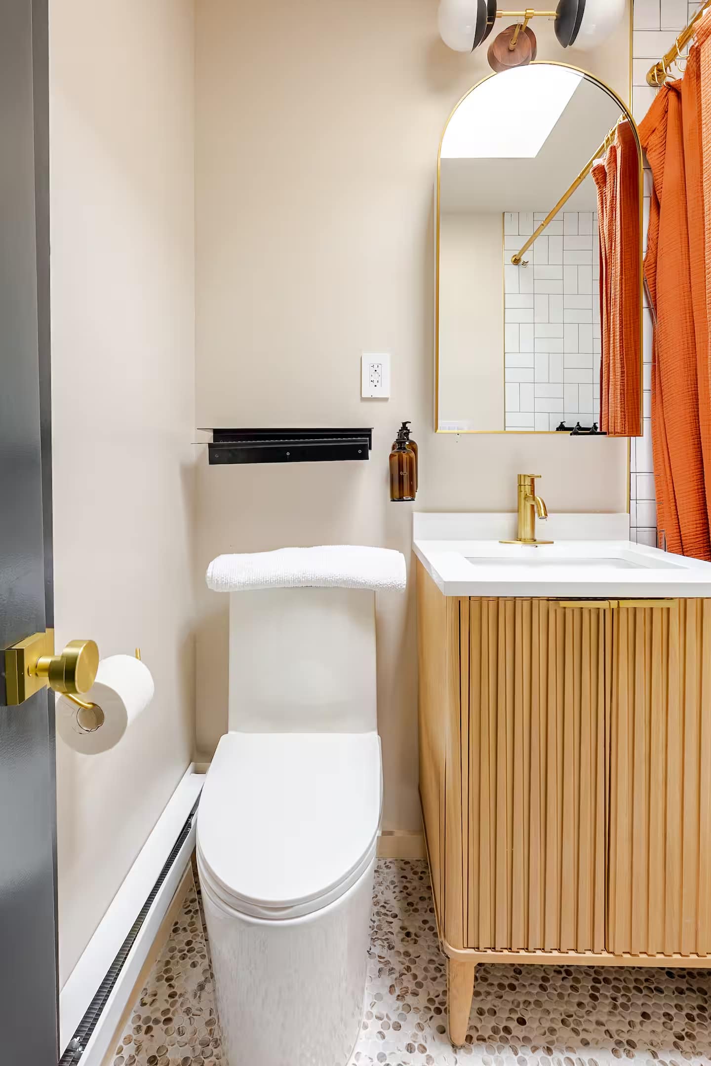 Henry House VII | Brooklyn Heights | Roomy Apartment photo 16