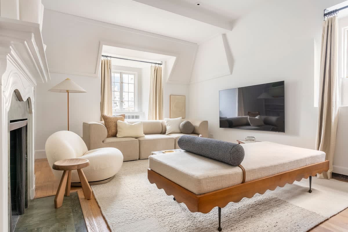 Bliss House Terrace | Upper East Side | 2BR Chic Penthouse photo 11