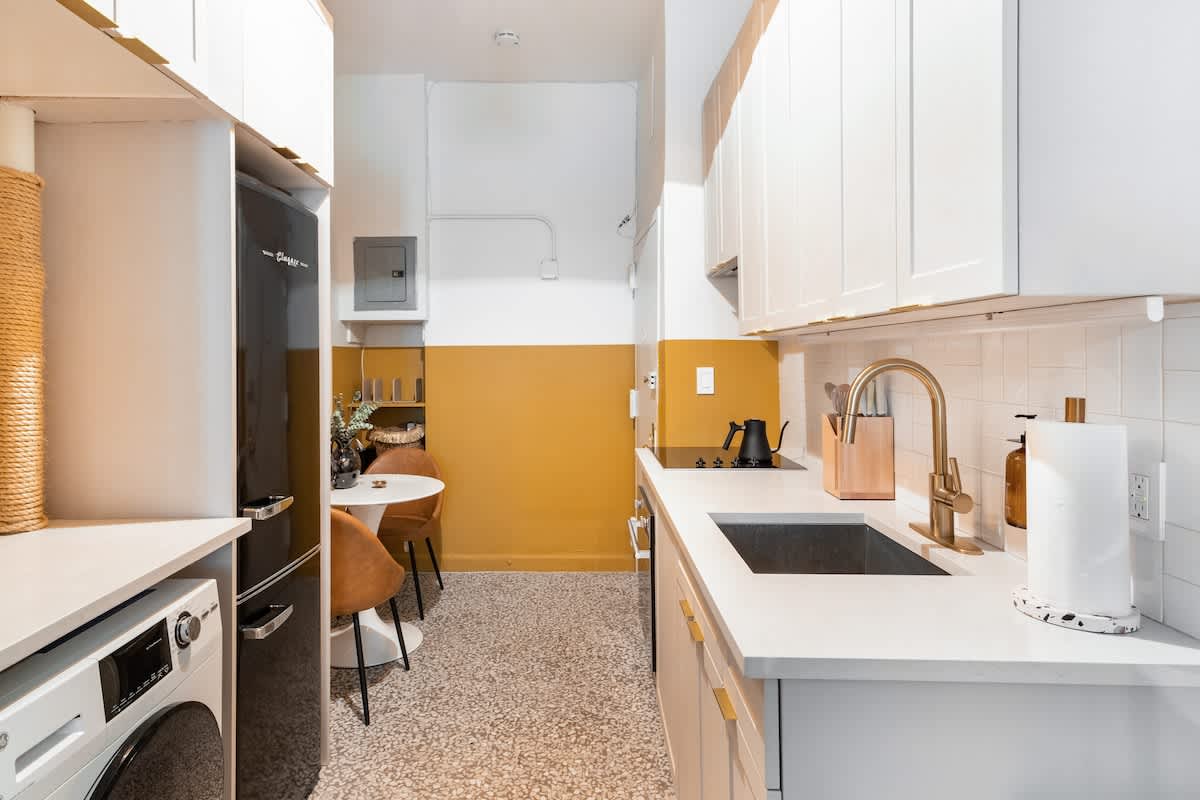 Spring House II | Nolita | Cozy Apartment w/ Private Garden photo 9