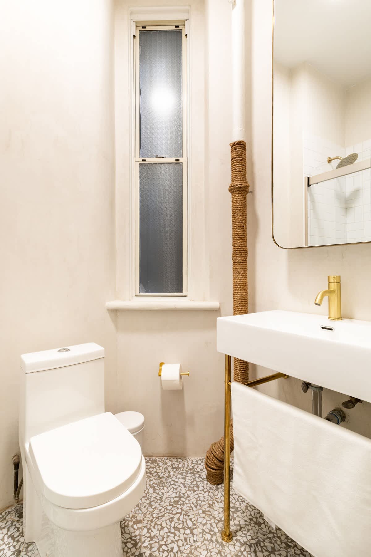 Spring House II | Nolita | Cozy Apartment w/ Private Garden photo 27