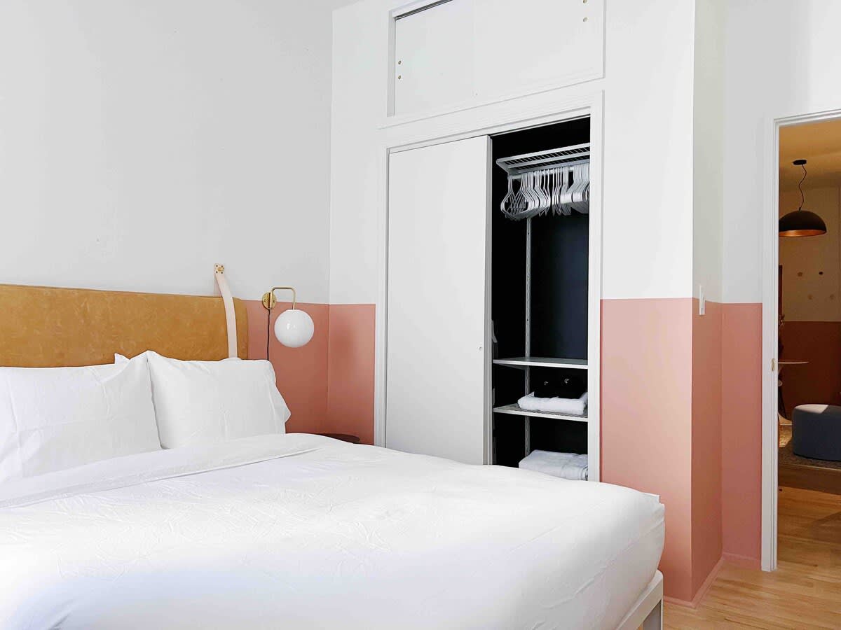 Spring House III | NoLita | Bright Apartment photo 16