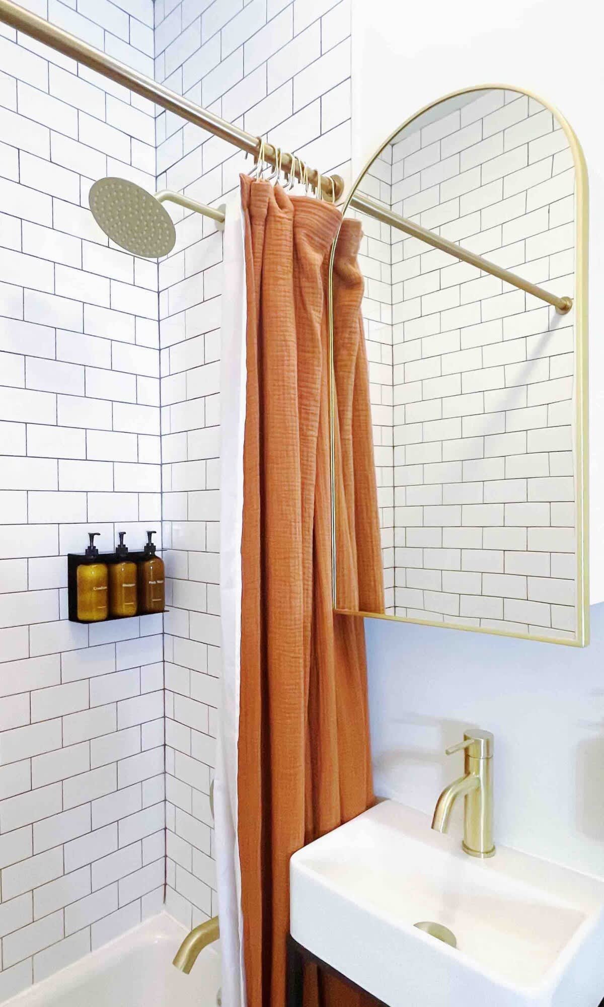 Spring House III | NoLita | Bright Apartment photo 17