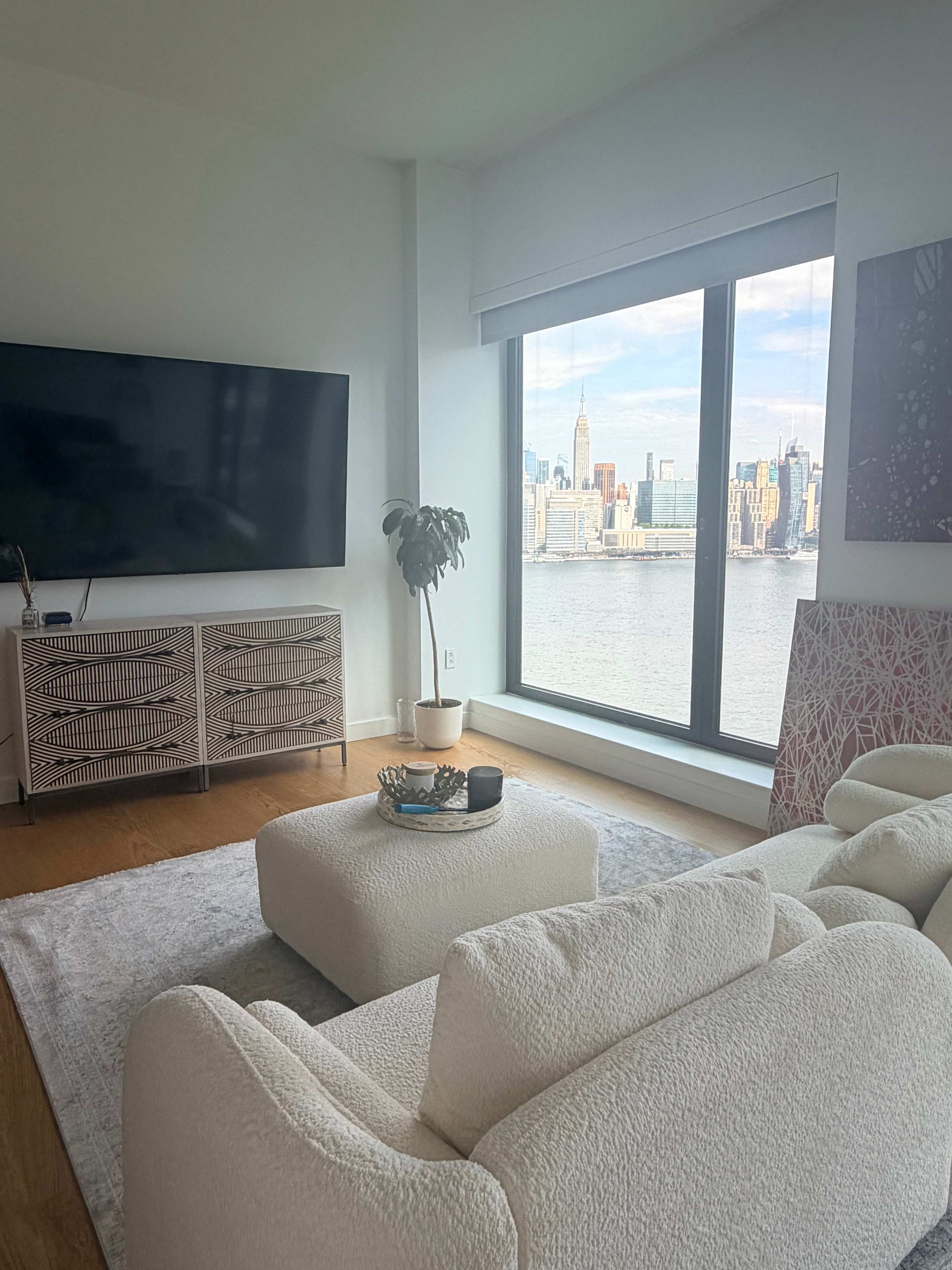 Eagle Point | Greenpoint | Waterfront View Apartment photo 2