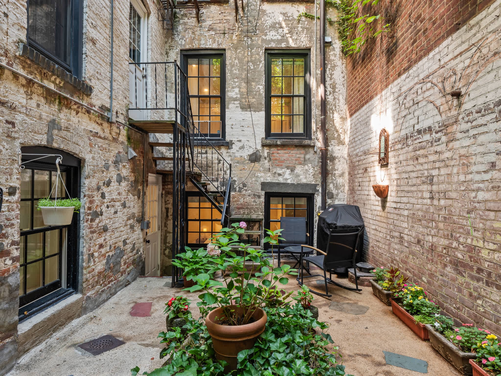 Brickwell House | West Village | Townhome & Garden photo 2