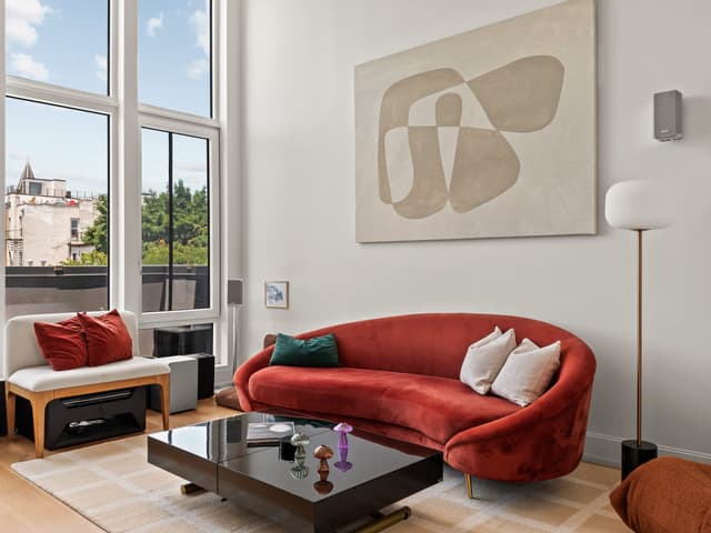 Image of Living space #3