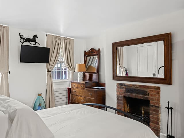 Image of Living and Sleeping space #3