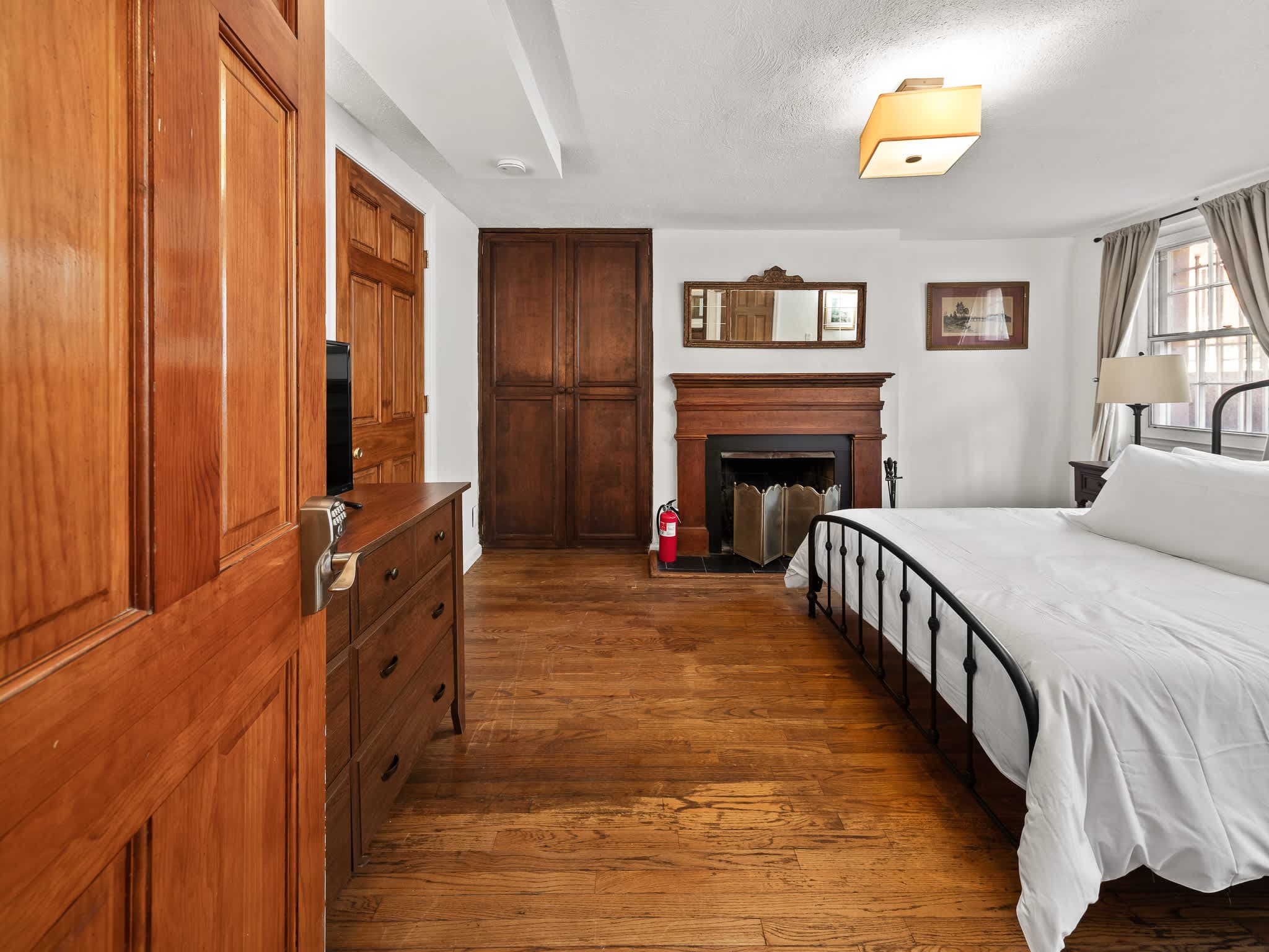 The Garden Suite | West Village | Apartment w/Private Garden photo 9