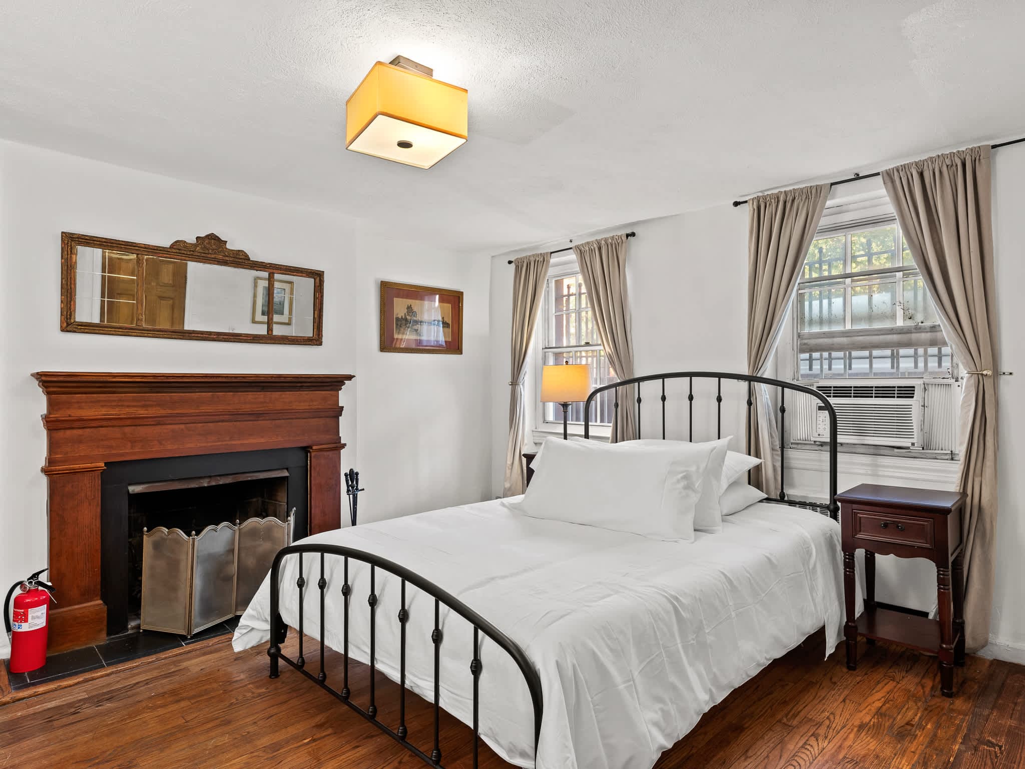 The Garden Suite | West Village | Apartment w/Private Garden photo 8