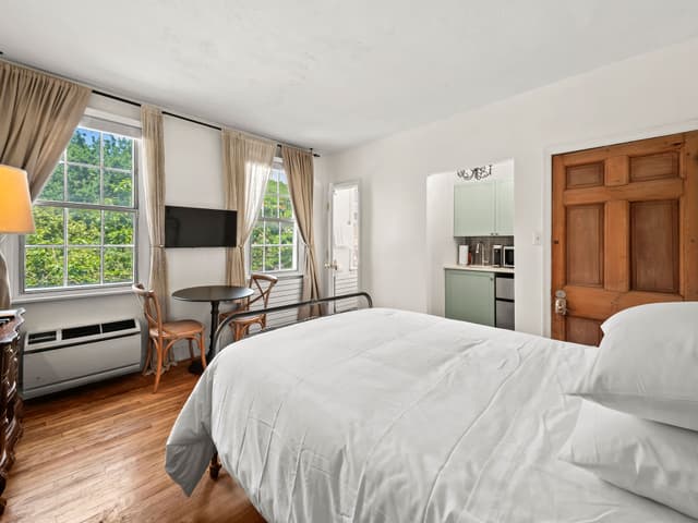 Image of Living and Sleeping space #4