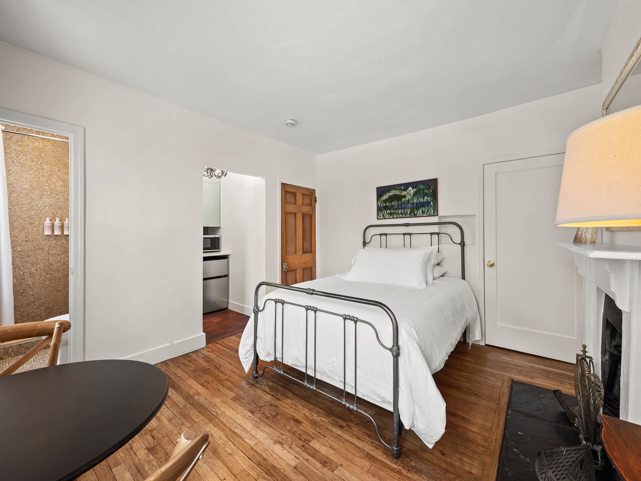 The India | West Village | Cozy Studio with Fireplace photo 6