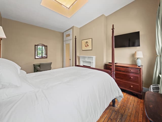 Image of Living and Sleeping space #5