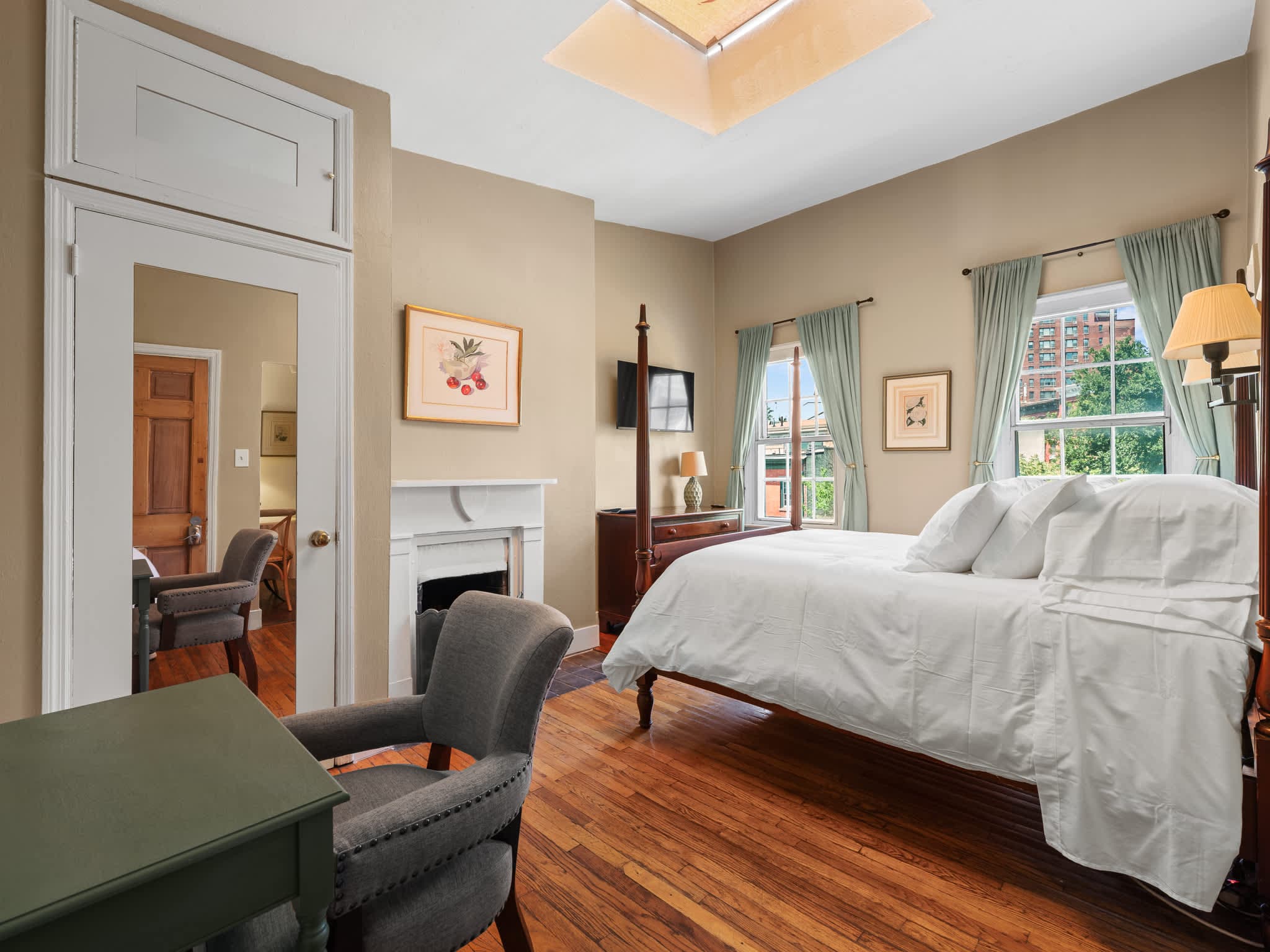 The Maine | West Village | Charming Studio with Fireplace photo 2