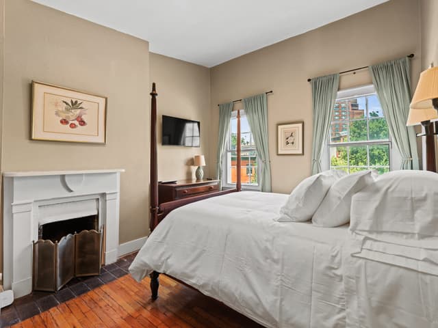 Image of Living and Sleeping space #3